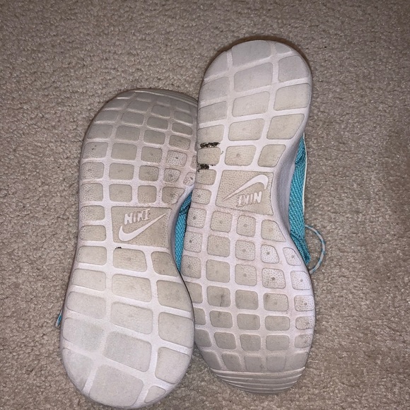 Nike Roshe Runs - Women’s size 8, Youth size 6.5 - Picture 6 of 8